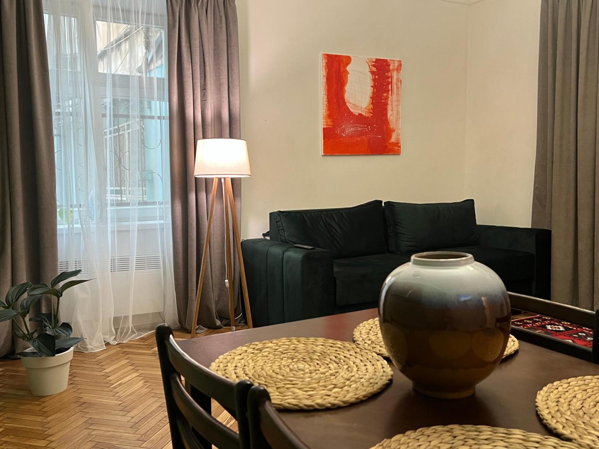 Art Apartment On Kylisha Str Lviv Buitenkant foto